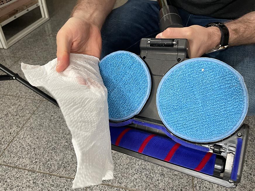 Nach dem Saugen und Wischen der Haferflocken, mit dem Ancocs WIschaufsatz 